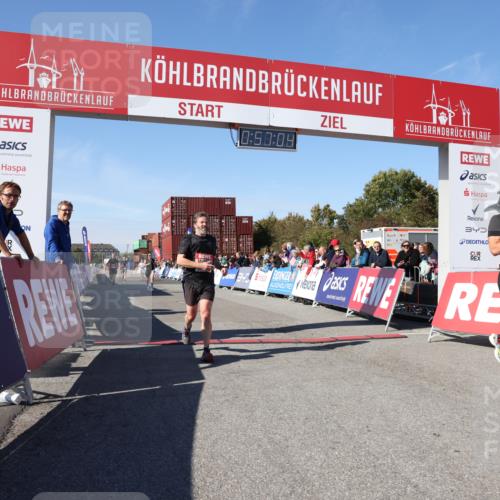 03.10.2025 - Köhlbrandbrückenlauf Lena Gebhardt http://msf.ph/oto/9040435 03.10.2025 12:57:05 Ziel 4042, 4068, 4080, 4086, 5846, 5898, 6016, 6417, 6629, 6819 meine-sportfotos.de
