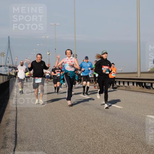 03.10.2025 - Köhlbrandbrückenlauf Fabian Wolf http://msf.ph/oto/9040436 03.10.2025 09:54:29 Position 3  meine-sportfotos.de