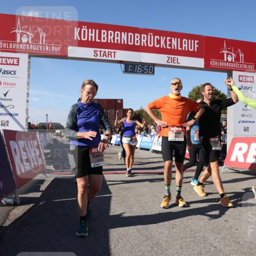03.10.2025 - Köhlbrandbrückenlauf Lena Gebhardt http://msf.ph/oto/9040440 03.10.2025 13:16:51 Ziel 4168, 4330, 4356, 4359, 4431, 4551, 4605, 4813, 5028, 5053, 5099, 5166, 5302, 5385, 5386, 5453, 5467, 5840, 6286, 6299, 6340, 6343, 6620, 6658, 6697, 6746, 6785 meine-sportfotos.de