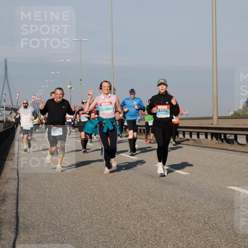 03.10.2025 - Köhlbrandbrückenlauf Fabian Wolf http://msf.ph/oto/9040443 03.10.2025 09:54:29 Position 3 1747, 3202 meine-sportfotos.de