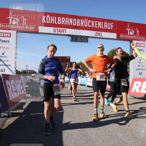 03.10.2025 - Köhlbrandbrückenlauf Lena Gebhardt http://msf.ph/oto/9040446 03.10.2025 13:16:51 Ziel 4168, 4330, 4356, 4359, 4431, 4551, 4605, 4813, 5028, 5053, 5099, 5166, 5302, 5385, 5386, 5453, 5467, 5840, 6286, 6299, 6340, 6343, 6620, 6658, 6697, 6746, 6785 meine-sportfotos.de