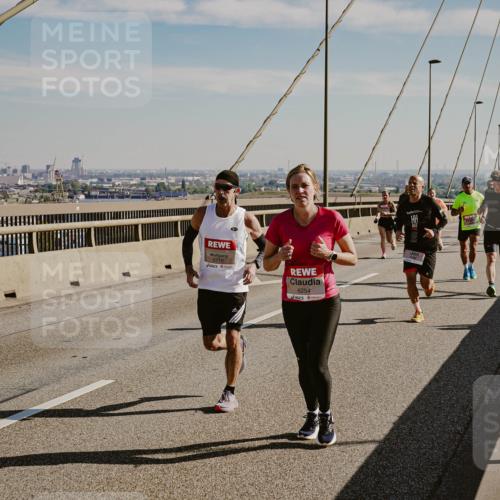 03.10.2025 - Köhlbrandbrückenlauf Michael Burmester http://msf.ph/oto/9040455 03.10.2025 12:21:32 Position 1 6254 meine-sportfotos.de