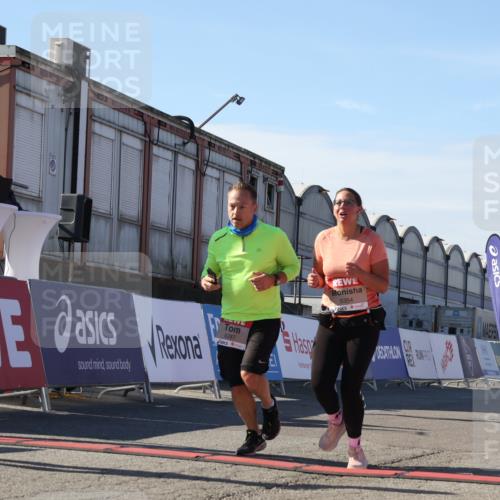 03.10.2025 - Köhlbrandbrückenlauf Luisa Fischer http://msf.ph/oto/9040457 03.10.2025 13:32:14 Ziel 4443, 4578, 4985, 5155, 5238, 5246, 5247, 5248, 5354, 5820, 5921, 5922, 5923, 6146, 6287, 6304, 6460 meine-sportfotos.de