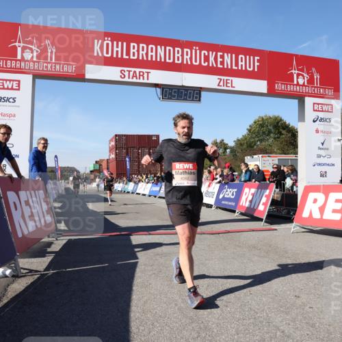 03.10.2025 - Köhlbrandbrückenlauf Lena Gebhardt http://msf.ph/oto/9040461 03.10.2025 12:57:06 Ziel 4042, 4068, 4080, 4086, 5846, 5898, 6016, 6417, 6629, 6819 meine-sportfotos.de