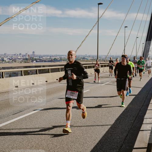 03.10.2025 - Köhlbrandbrückenlauf Michael Burmester http://msf.ph/oto/9040489 03.10.2025 12:21:34 Position 1 6266 meine-sportfotos.de