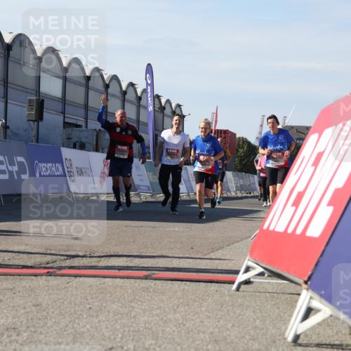 03.10.2025 - Köhlbrandbrückenlauf Luisa Fischer http://msf.ph/oto/9040490 03.10.2025 13:32:21 Ziel 4485, 4578, 4966, 4985, 5354, 5357, 5820, 5891, 5892, 5923, 6287, 6304 meine-sportfotos.de