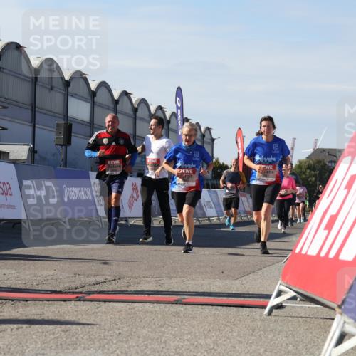 03.10.2025 - Köhlbrandbrückenlauf Luisa Fischer http://msf.ph/oto/9040512 03.10.2025 13:32:23 Ziel 4485, 4578, 4966, 5354, 5357, 5820, 5891, 5892, 6287, 6304 meine-sportfotos.de