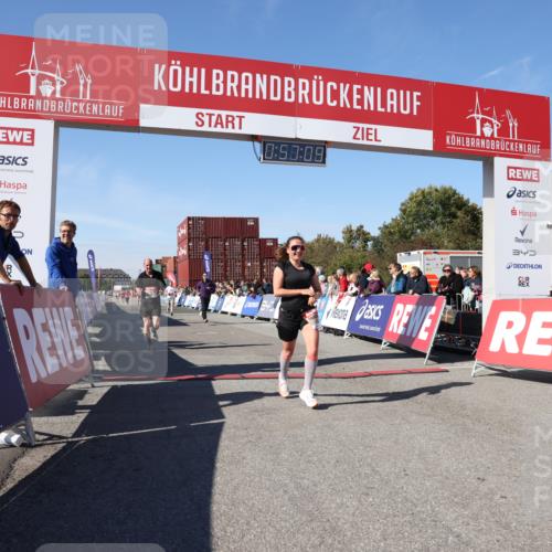 03.10.2025 - Köhlbrandbrückenlauf Lena Gebhardt http://msf.ph/oto/9040514 03.10.2025 12:57:09 Ziel 4042, 4068, 4080, 4086, 4251, 5699, 5846, 5898, 5926, 6417, 6629, 6819 meine-sportfotos.de