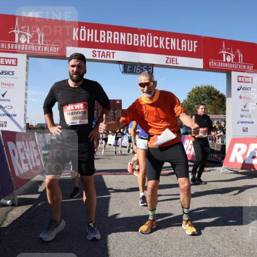 03.10.2025 - Köhlbrandbrückenlauf Lena Gebhardt http://msf.ph/oto/9040520 03.10.2025 13:16:53 Ziel 4168, 4330, 4356, 4359, 4431, 4551, 4605, 5028, 5053, 5099, 5100, 5166, 5302, 5385, 5386, 5453, 5467, 5840, 6286, 6299, 6340, 6343, 6474, 6620, 6658, 6697, 6746, 6785 meine-sportfotos.de