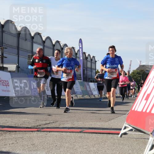 03.10.2025 - Köhlbrandbrückenlauf Luisa Fischer http://msf.ph/oto/9040523 03.10.2025 13:32:23 Ziel 4485, 4578, 4966, 5354, 5357, 5820, 5891, 5892, 6287, 6304 meine-sportfotos.de