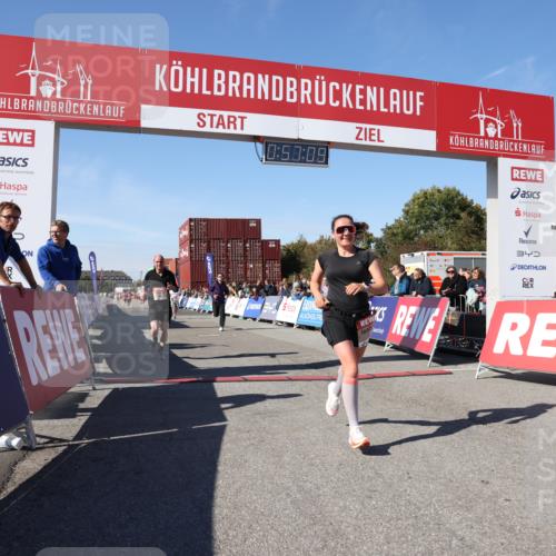 03.10.2025 - Köhlbrandbrückenlauf Lena Gebhardt http://msf.ph/oto/9040526 03.10.2025 12:57:09 Ziel 4042, 4068, 4080, 4086, 4251, 5699, 5846, 5898, 5926, 6417, 6629, 6819 meine-sportfotos.de