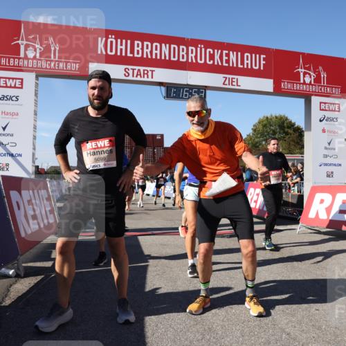 03.10.2025 - Köhlbrandbrückenlauf Lena Gebhardt http://msf.ph/oto/9040527 03.10.2025 13:16:53 Ziel 4168, 4330, 4356, 4359, 4431, 4551, 4605, 5028, 5053, 5099, 5100, 5166, 5302, 5385, 5386, 5453, 5467, 5840, 6286, 6299, 6340, 6343, 6474, 6620, 6658, 6697, 6746, 6785 meine-sportfotos.de