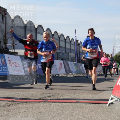 03.10.2025 - Köhlbrandbrückenlauf Luisa Fischer http://msf.ph/oto/9040533 03.10.2025 13:32:24 Ziel 4485, 4578, 4966, 5354, 5357, 5820, 5891, 5892, 6287, 6304 meine-sportfotos.de