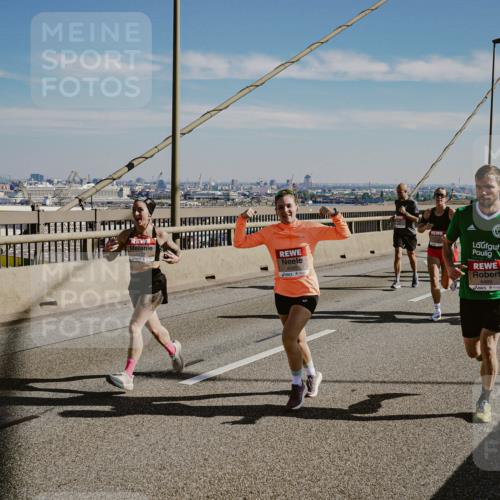 03.10.2025 - Köhlbrandbrückenlauf Michael Burmester http://msf.ph/oto/9040535 03.10.2025 12:21:39 Position 1 6489 meine-sportfotos.de