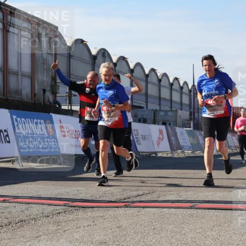 03.10.2025 - Köhlbrandbrückenlauf Luisa Fischer http://msf.ph/oto/9040536 03.10.2025 13:32:24 Ziel 4485, 4578, 4966, 5354, 5357, 5820, 5891, 5892, 6287, 6304 meine-sportfotos.de