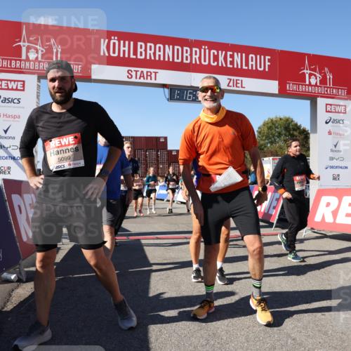 03.10.2025 - Köhlbrandbrückenlauf Lena Gebhardt http://msf.ph/oto/9040539 03.10.2025 13:16:54 Ziel 4168, 4356, 4359, 4551, 4605, 5028, 5053, 5099, 5100, 5166, 5302, 5385, 5386, 5453, 5467, 5840, 6286, 6299, 6340, 6343, 6474, 6620, 6623, 6658, 6697, 6746, 6785 meine-sportfotos.de