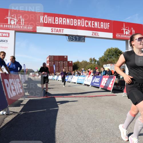 03.10.2025 - Köhlbrandbrückenlauf Lena Gebhardt http://msf.ph/oto/9040547 03.10.2025 12:57:10 Ziel 4042, 4080, 4251, 5699, 5846, 5898, 5926, 6417, 6629, 6819 meine-sportfotos.de