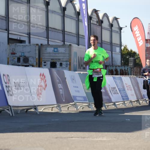 03.10.2025 - Köhlbrandbrückenlauf Luisa Fischer http://msf.ph/oto/9040568 03.10.2025 13:32:35 Ziel 4966, 5226, 5255, 5286, 5357, 5442, 5876, 5891, 5892, 6141 meine-sportfotos.de