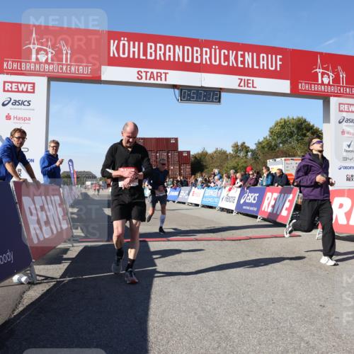 03.10.2025 - Köhlbrandbrückenlauf Lena Gebhardt http://msf.ph/oto/9040587 03.10.2025 12:57:12 Ziel 4042, 4080, 4251, 5699, 5846, 5898, 5926, 6417, 6629, 6819 meine-sportfotos.de