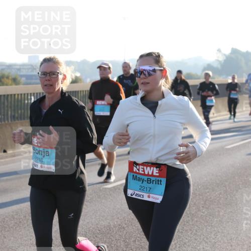 03.10.2025 - Köhlbrandbrückenlauf Lena Gebhardt http://msf.ph/oto/9040592 03.10.2025 09:25:09 Position 1 2218, 2217 meine-sportfotos.de