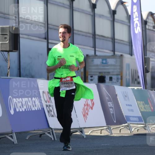 03.10.2025 - Köhlbrandbrückenlauf Luisa Fischer http://msf.ph/oto/9040596 03.10.2025 13:32:37 Ziel 5226, 5255, 5286, 5357, 5442, 5876, 5891, 5892, 6141, 6360 meine-sportfotos.de