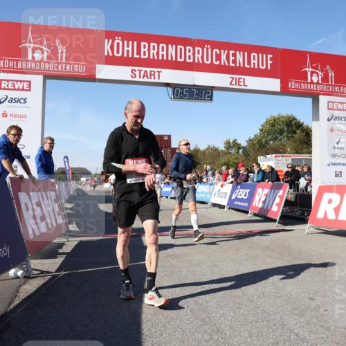 03.10.2025 - Köhlbrandbrückenlauf Lena Gebhardt http://msf.ph/oto/9040608 03.10.2025 12:57:13 Ziel 4042, 4080, 4251, 5699, 5846, 5898, 5926, 6417, 6629, 6819 meine-sportfotos.de