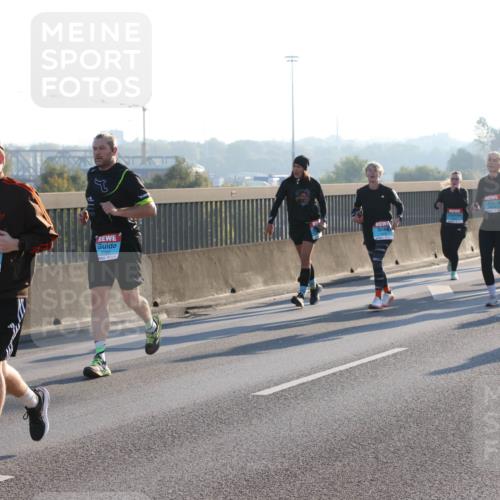 03.10.2025 - Köhlbrandbrückenlauf Lena Gebhardt http://msf.ph/oto/9040629 03.10.2025 09:25:10 Position 1 3777 meine-sportfotos.de
