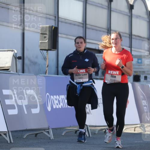 03.10.2025 - Köhlbrandbrückenlauf Luisa Fischer http://msf.ph/oto/9040630 03.10.2025 13:32:44 Ziel 5226, 5255, 5442, 5477, 5478, 5876, 6147, 6148, 6360, 6513 meine-sportfotos.de