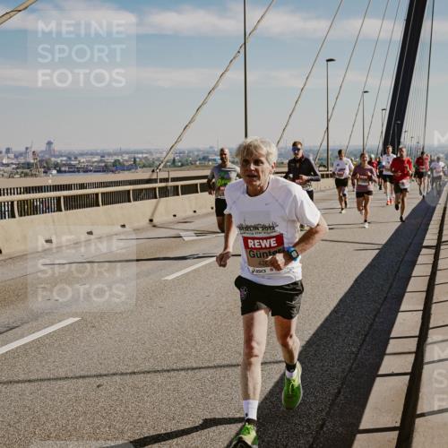 03.10.2025 - Köhlbrandbrückenlauf Michael Burmester http://msf.ph/oto/9040643 03.10.2025 12:21:48 Position 1 2012, 426 meine-sportfotos.de