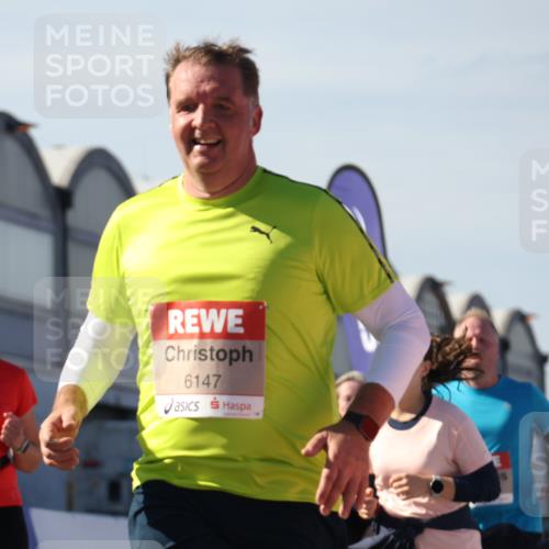 03.10.2025 - Köhlbrandbrückenlauf Luisa Fischer http://msf.ph/oto/9040645 03.10.2025 13:32:45 Ziel 5133, 5226, 5255, 5442, 5446, 5477, 5478, 6147, 6148, 6360, 6513 meine-sportfotos.de