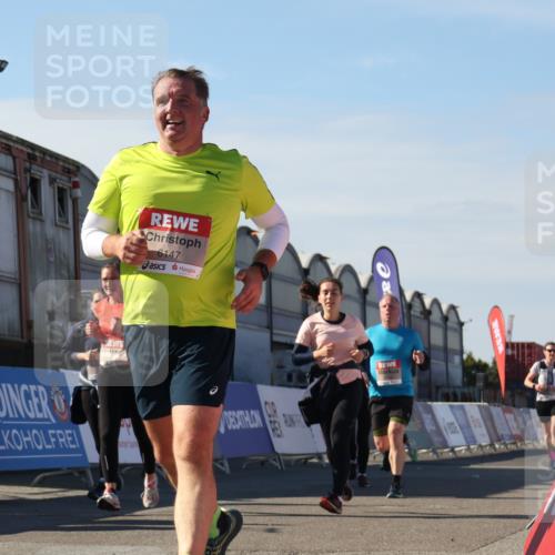 03.10.2025 - Köhlbrandbrückenlauf Luisa Fischer http://msf.ph/oto/9040655 03.10.2025 13:32:46 Ziel 5133, 5226, 5255, 5442, 5446, 5477, 5478, 6147, 6148, 6360, 6513 meine-sportfotos.de