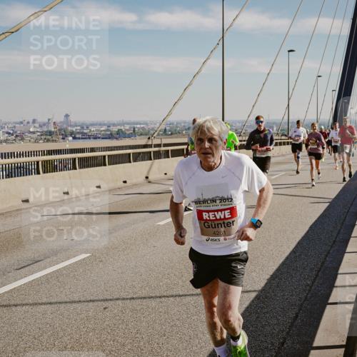 03.10.2025 - Köhlbrandbrückenlauf Michael Burmester http://msf.ph/oto/9040658 03.10.2025 12:21:48 Position 1 2012, 4261 meine-sportfotos.de
