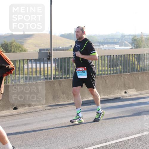 03.10.2025 - Köhlbrandbrückenlauf Lena Gebhardt http://msf.ph/oto/9040666 03.10.2025 09:25:11 Position 1 3777, 2392 meine-sportfotos.de