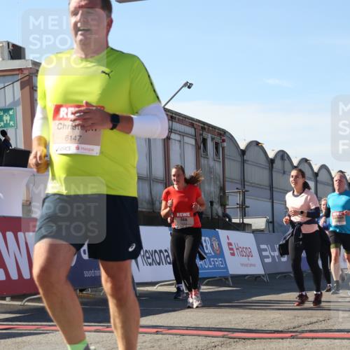 03.10.2025 - Köhlbrandbrückenlauf Luisa Fischer http://msf.ph/oto/9040669 03.10.2025 13:32:47 Ziel 5133, 5187, 5226, 5255, 5273, 5442, 5446, 5477, 5478, 6147, 6148, 6360, 6513 meine-sportfotos.de