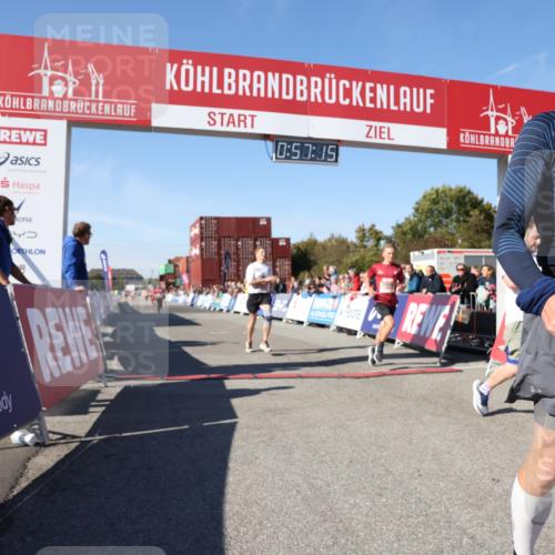 03.10.2025 - Köhlbrandbrückenlauf Lena Gebhardt http://msf.ph/oto/9040677 03.10.2025 12:57:16 Ziel 4080, 4150, 4186, 4251, 5699, 5898, 5926, 6015, 6629, 6819 meine-sportfotos.de
