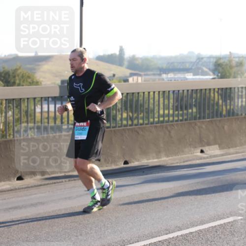 03.10.2025 - Köhlbrandbrückenlauf Lena Gebhardt http://msf.ph/oto/9040680 03.10.2025 09:25:12 Position 1  meine-sportfotos.de