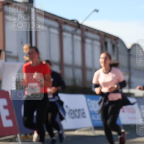 03.10.2025 - Köhlbrandbrückenlauf Luisa Fischer http://msf.ph/oto/9040682 03.10.2025 13:32:48 Ziel 5110, 5133, 5187, 5273, 5446, 5477, 5478, 6147, 6148, 6360, 6513 meine-sportfotos.de
