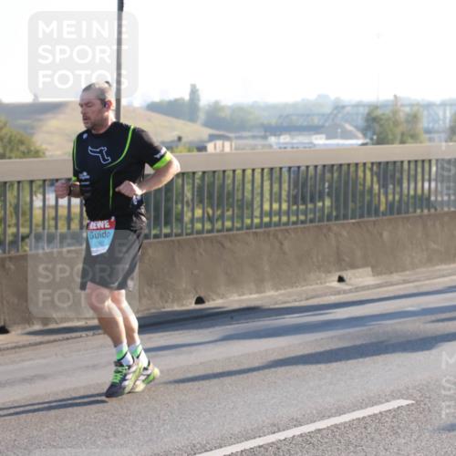 03.10.2025 - Köhlbrandbrückenlauf Lena Gebhardt http://msf.ph/oto/9040684 03.10.2025 09:25:12 Position 1  meine-sportfotos.de