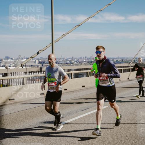 03.10.2025 - Köhlbrandbrückenlauf Michael Burmester http://msf.ph/oto/9040685 03.10.2025 12:21:51 Position 1 5775 meine-sportfotos.de