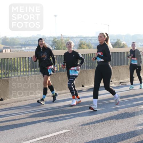 03.10.2025 - Köhlbrandbrückenlauf Lena Gebhardt http://msf.ph/oto/9040730 03.10.2025 09:25:13 Position 1 1935 meine-sportfotos.de