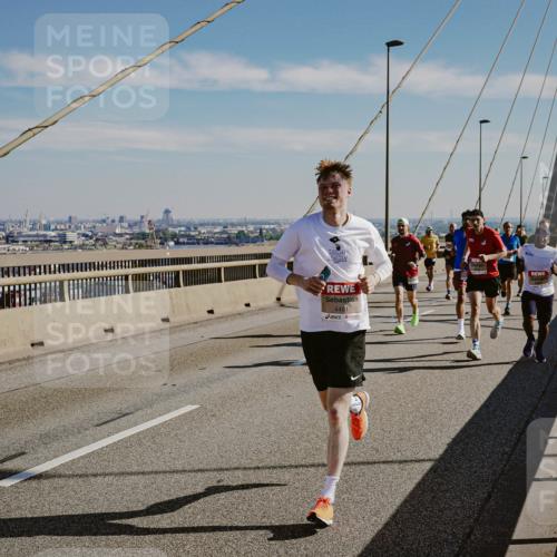 03.10.2025 - Köhlbrandbrückenlauf Michael Burmester http://msf.ph/oto/9040746 03.10.2025 12:21:55 Position 1 4491 meine-sportfotos.de