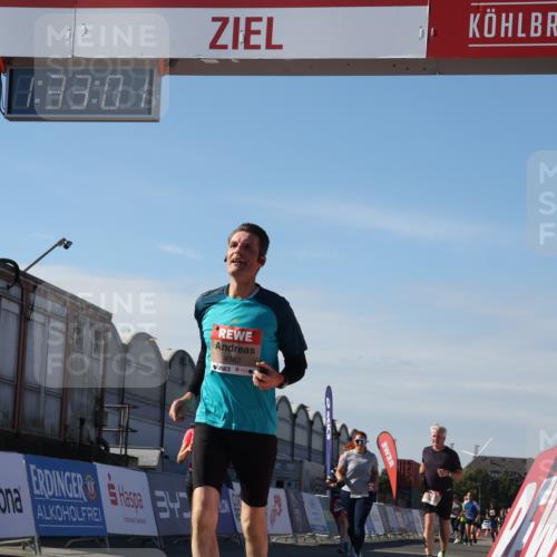 03.10.2025 - Köhlbrandbrückenlauf Luisa Fischer http://msf.ph/oto/9040750 03.10.2025 13:33:00 Ziel 4582, 4941, 5110, 5133, 5187, 5273, 5446, 5477, 5478, 6067, 6376, 6455 meine-sportfotos.de