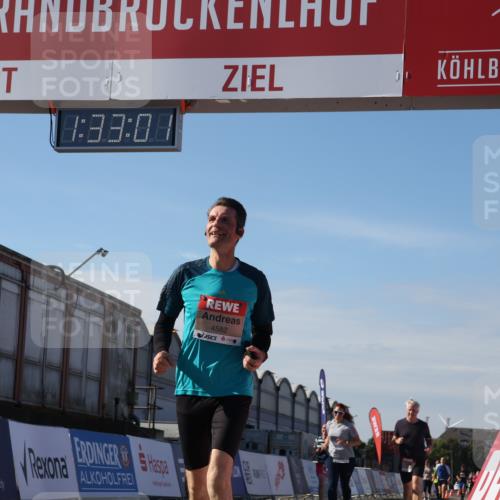 03.10.2025 - Köhlbrandbrückenlauf Luisa Fischer http://msf.ph/oto/9040757 03.10.2025 13:33:00 Ziel 4582, 4941, 5110, 5133, 5187, 5273, 5446, 5477, 5478, 6067, 6376, 6455 meine-sportfotos.de