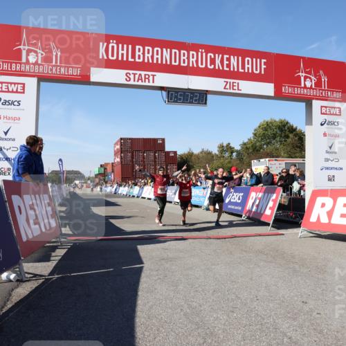 03.10.2025 - Köhlbrandbrückenlauf Lena Gebhardt http://msf.ph/oto/9040762 03.10.2025 12:57:21 Ziel 4150, 4186, 4251, 5699, 5926, 6015, 6629, 6819 meine-sportfotos.de