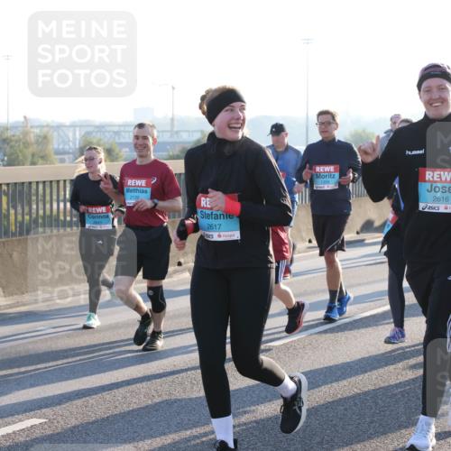03.10.2025 - Köhlbrandbrückenlauf Lena Gebhardt http://msf.ph/oto/9040763 03.10.2025 09:25:14 Position 1 2641, 2139, 2617, 1358, 13, 2616, 1992 meine-sportfotos.de