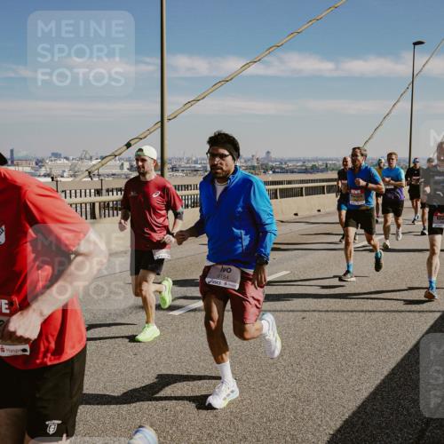 03.10.2025 - Köhlbrandbrückenlauf Michael Burmester http://msf.ph/oto/9040783 03.10.2025 12:21:58 Position 1 6154 meine-sportfotos.de