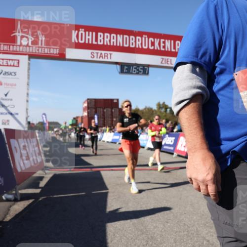 03.10.2025 - Köhlbrandbrückenlauf Lena Gebhardt http://msf.ph/oto/9040786 03.10.2025 13:16:58 Ziel 4168, 4331, 4359, 4605, 4861, 4978, 5053, 5099, 5100, 5166, 5302, 5385, 5386, 5453, 5467, 5840, 6286, 6340, 6343, 6474, 6623, 6626, 6658, 6697, 6785 meine-sportfotos.de