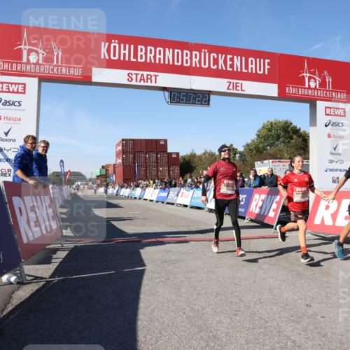 03.10.2025 - Köhlbrandbrückenlauf Lena Gebhardt http://msf.ph/oto/9040791 03.10.2025 12:57:22 Ziel 4150, 4186, 4251, 5699, 5926, 6015 meine-sportfotos.de