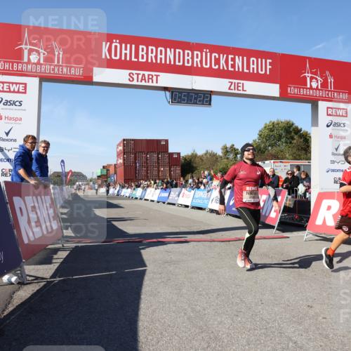 03.10.2025 - Köhlbrandbrückenlauf Lena Gebhardt http://msf.ph/oto/9040795 03.10.2025 12:57:22 Ziel 4150, 4186, 4251, 5699, 5926, 6015 meine-sportfotos.de