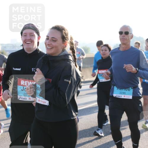 03.10.2025 - Köhlbrandbrückenlauf Lena Gebhardt http://msf.ph/oto/9040796 03.10.2025 09:25:15 Position 1 13, 26, 100, 2246 meine-sportfotos.de